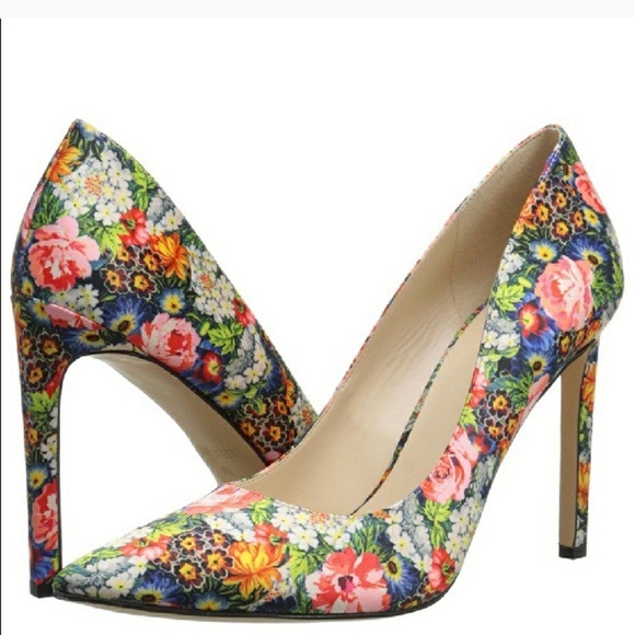 Nine West Shoes - Nine West Floral Pump Heels 🌷